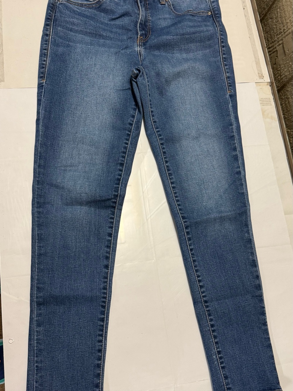 LuLaRoe Woman’s Medium Blue Denim Skinny Jeans Size 28 with Magic waistband